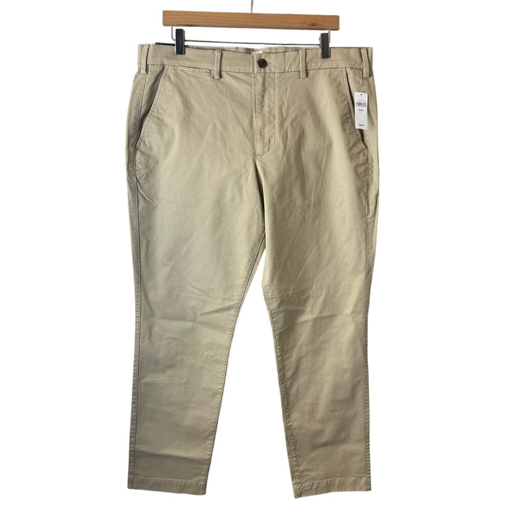 NWT Gap Khaki Pants Mens 36x30 Tan Business Casual Athletic School Preppy Work